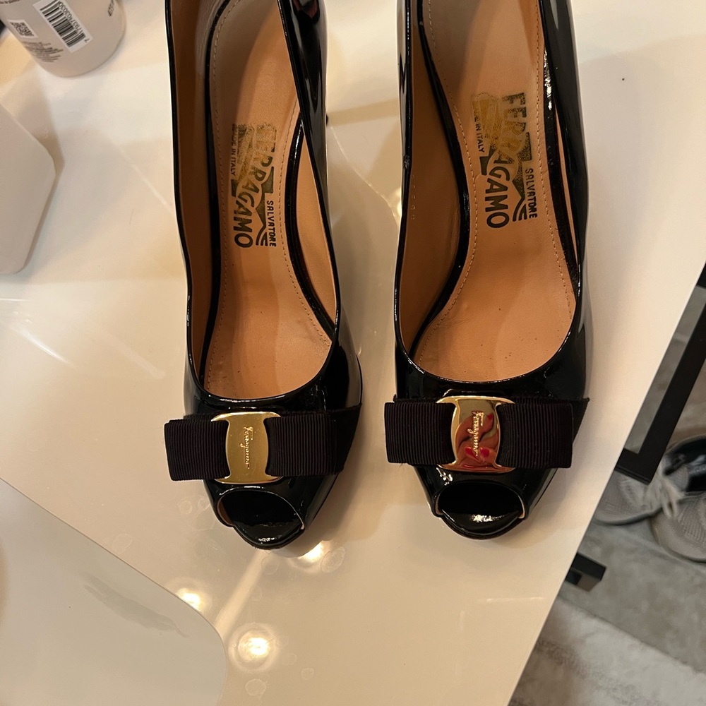 Salvatore Ferragamo Black Patent Leather Heels with Bow